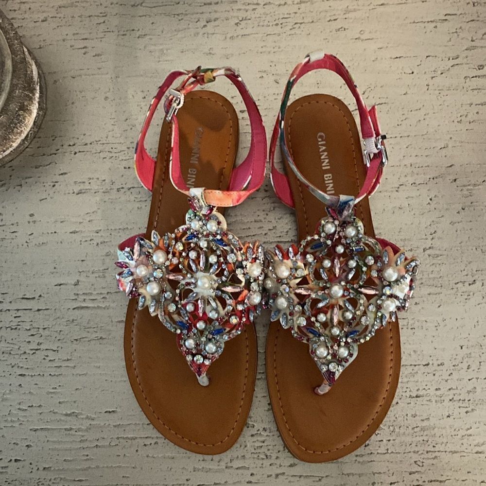 New Gianni Bini Oliviana Sandals - Picture 3 of 6